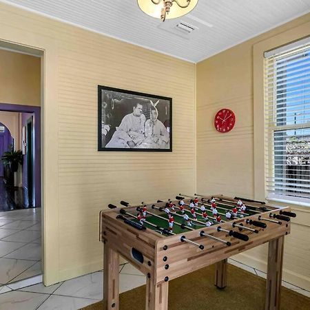 Friends Airbnb Themed 2Bed 2Bath Walkable To All Of Ybor Tampa Exterior photo